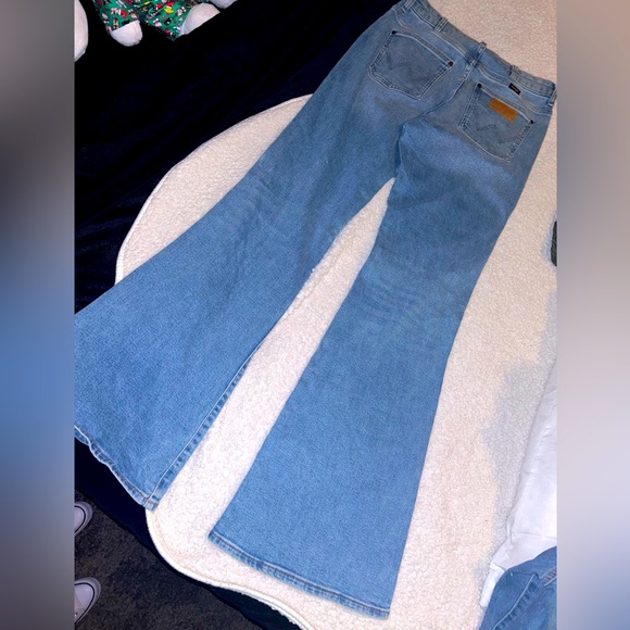 NWOT RETRO WRANGLER FLARE JEANS w29-L32 - Picture 5 of 10
